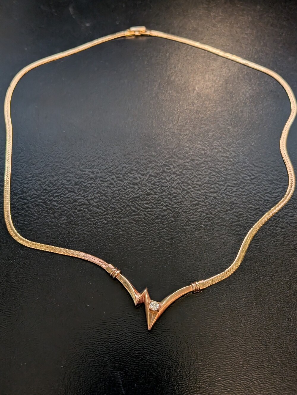 Minimalist Vintage 80s Chevron Gold Tone Necklace